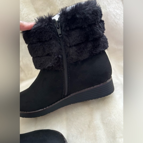 Black Ankle Boots with Faux Fur - Picture 6 of 10